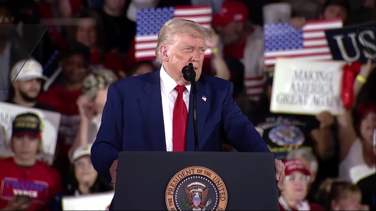 Трамп: «Іштен шыққан жау жаман»