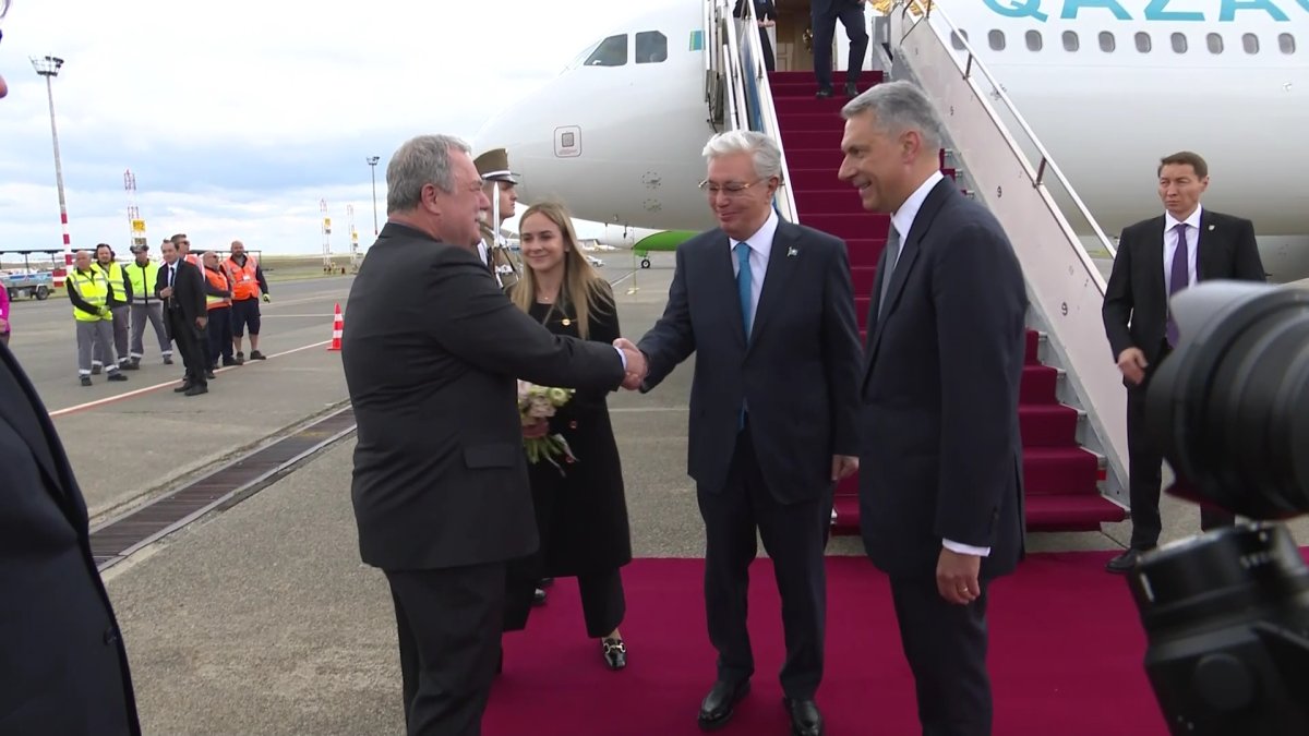 Касым-Жомарт Токаев прибыл в Будапешт для участия в неформальном саммите Организации тюркских государств