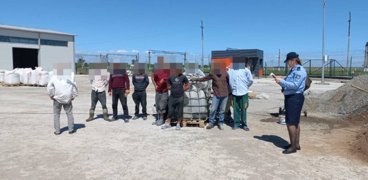 Иностранцы-нелегалы работали на стройке в Акмолинской области