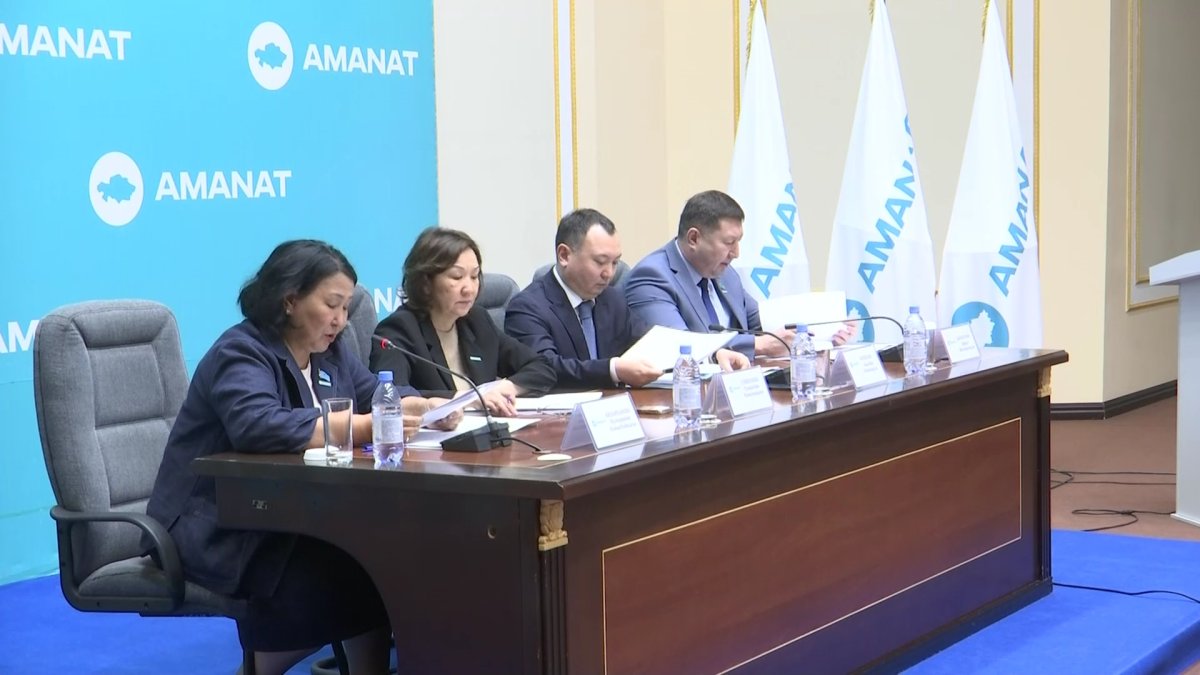 В Актобе депутаты от партии «AMANAT» подвели предварительные итоги реализации предвыборной программы