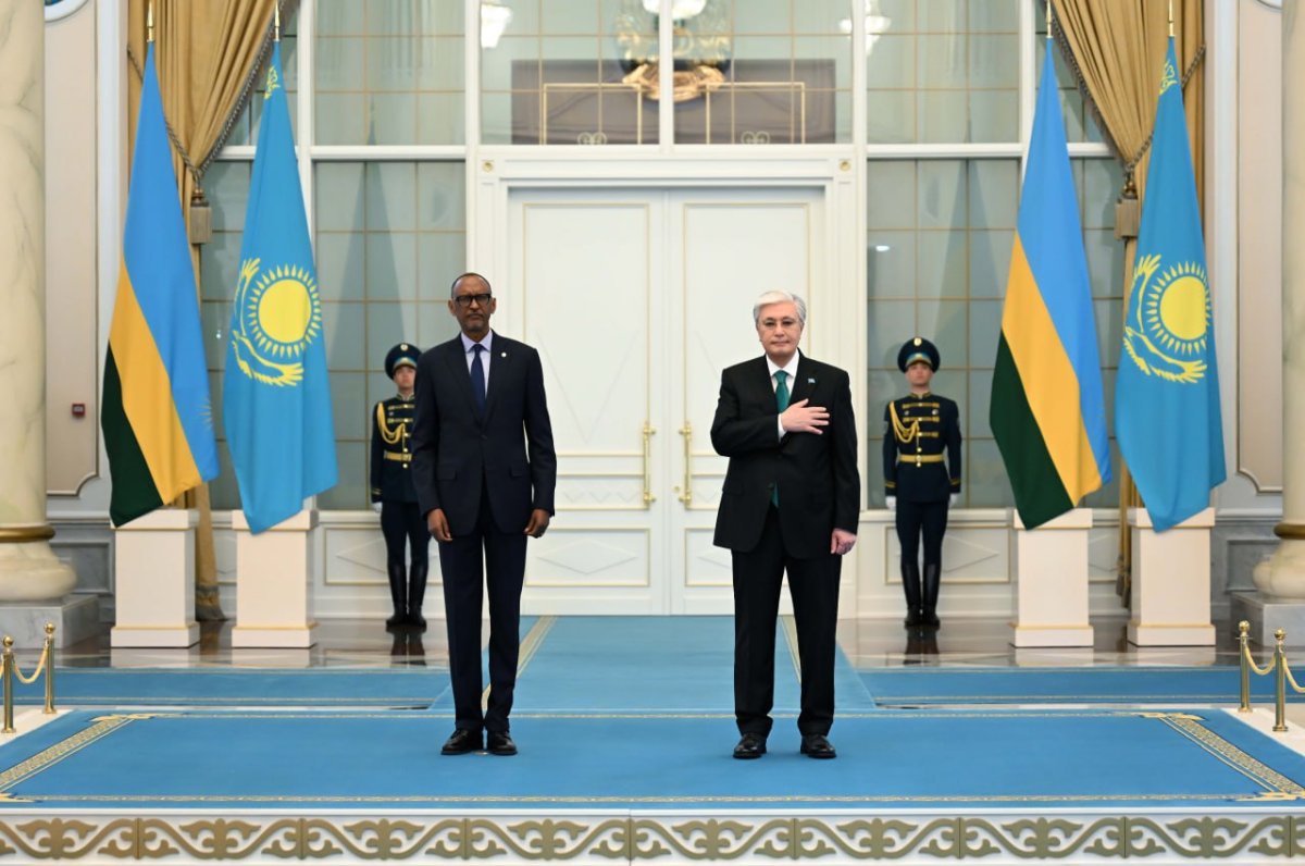 Президента Руанды торжественно встретили в Акорде