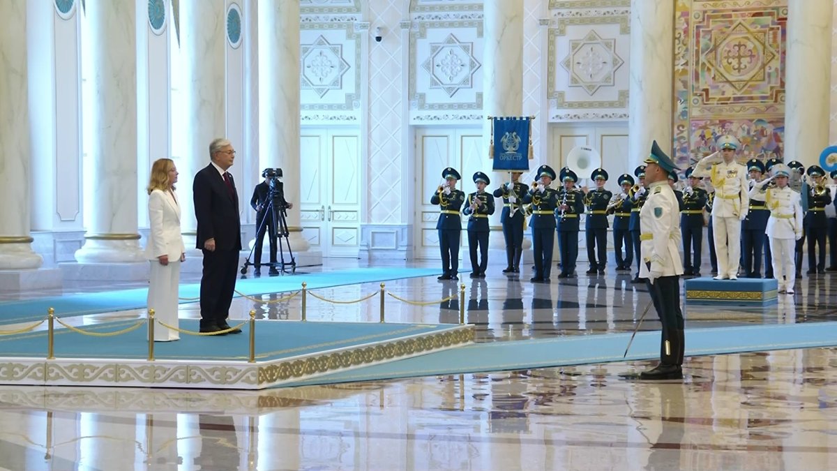 "Сізді көреген көшбасшылардың бірі санаймын", - Д. Мелони