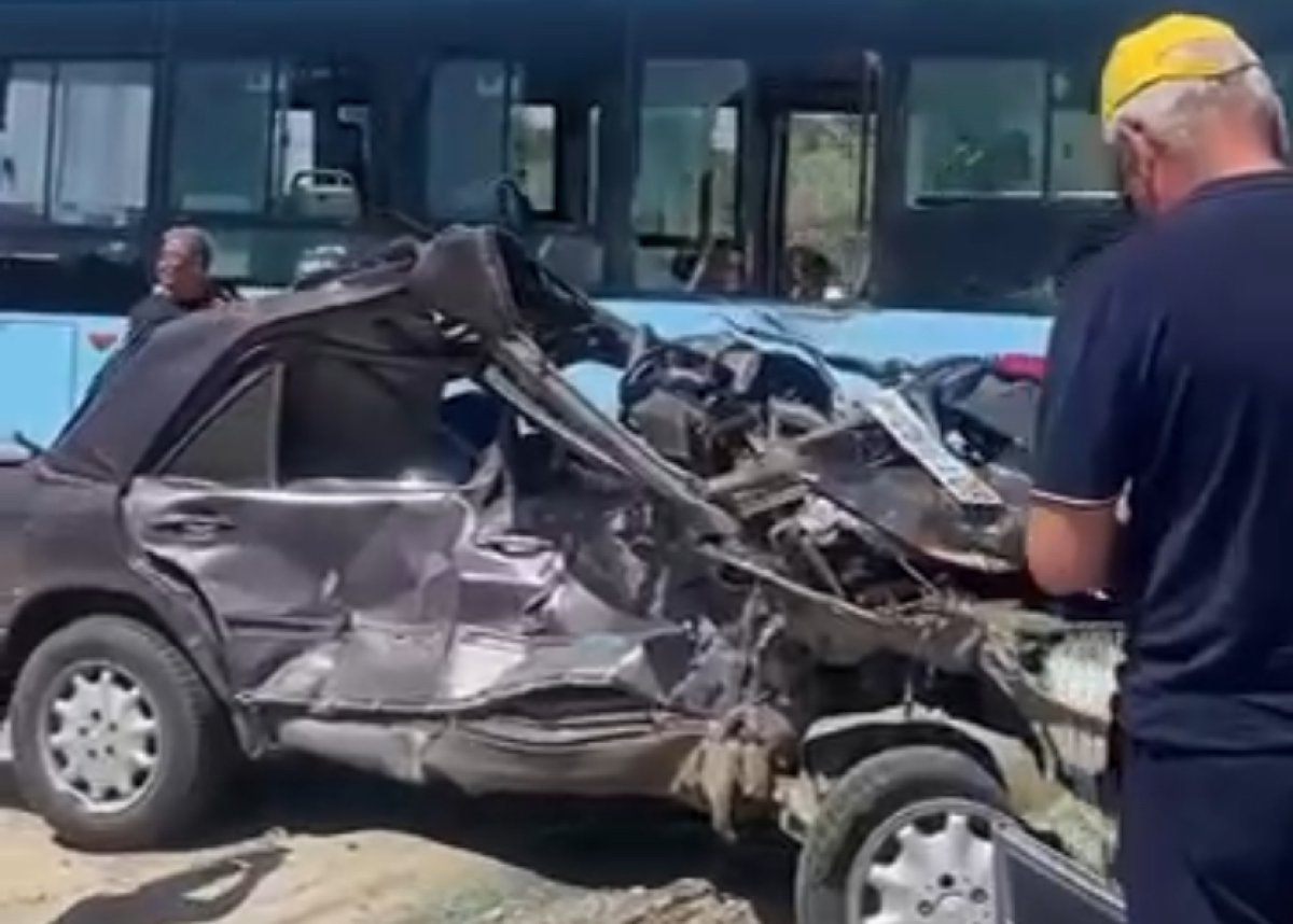 Поезд, автобус и легковушка столкнулись в Таразе