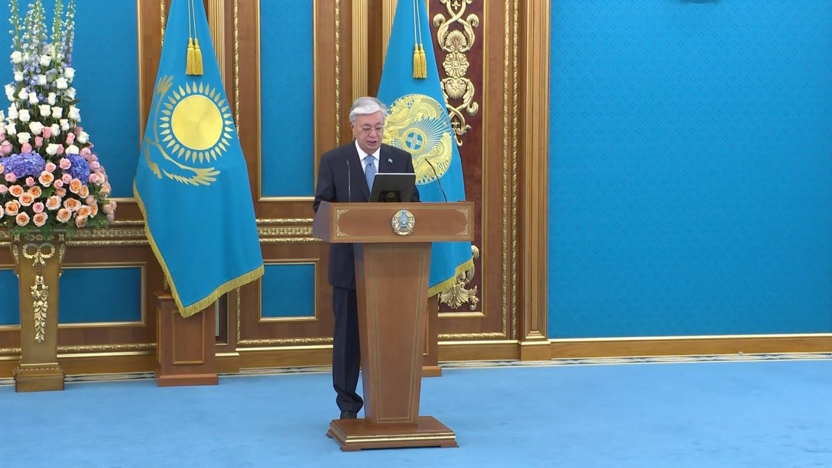 "Армиямыз кез келген сәтте өз міндетін орындауға сақадай сай тұруы тиіс", - Президент