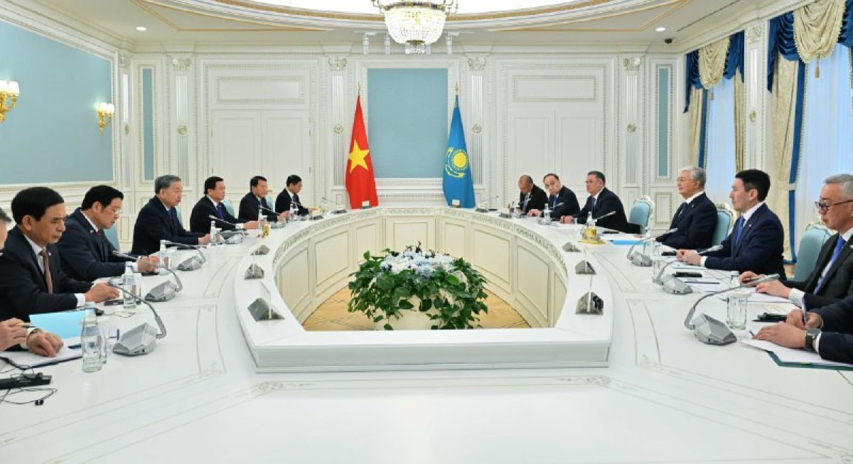 Касым-Жомарт Токаев и То Лам провели переговоры в узком составе