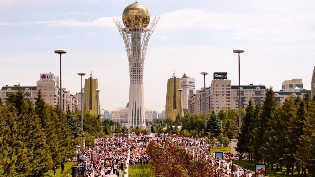 Парад клоунов прошел в Астане