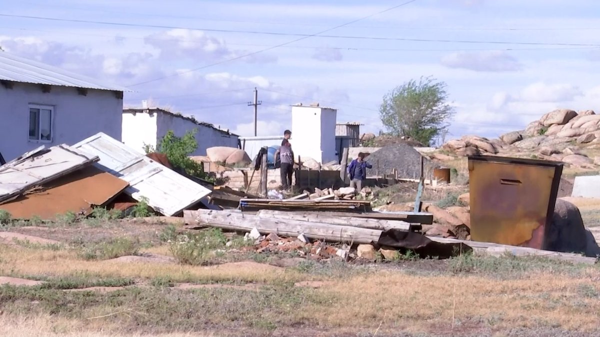 Баянауылда тұрғындар су мен жолға жарымай отыр