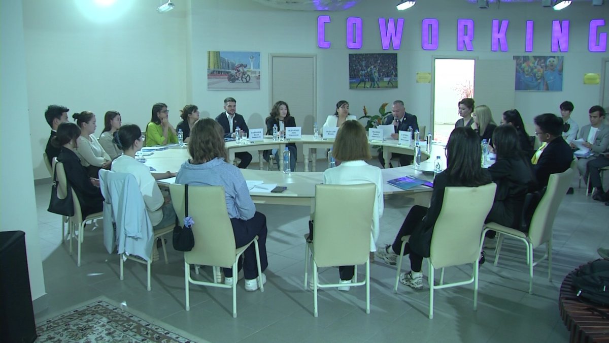 Открытый диалог с молодежью на тему «Лидеры нового поколения» состоялся сегодня в Астане