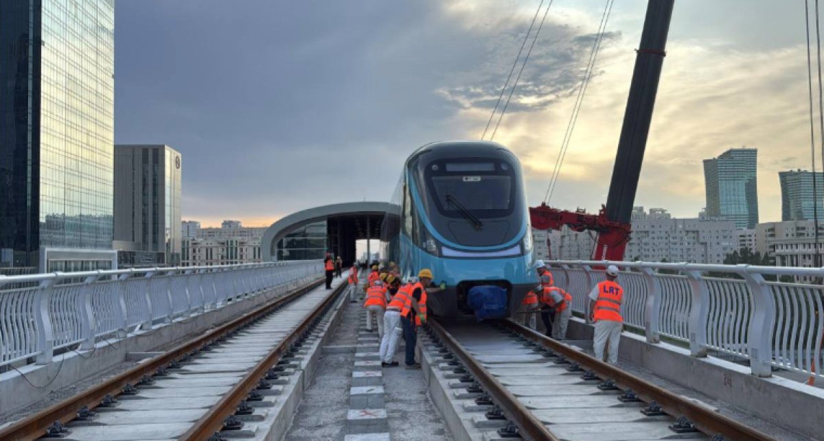 Второй состав LRT установили в Астане