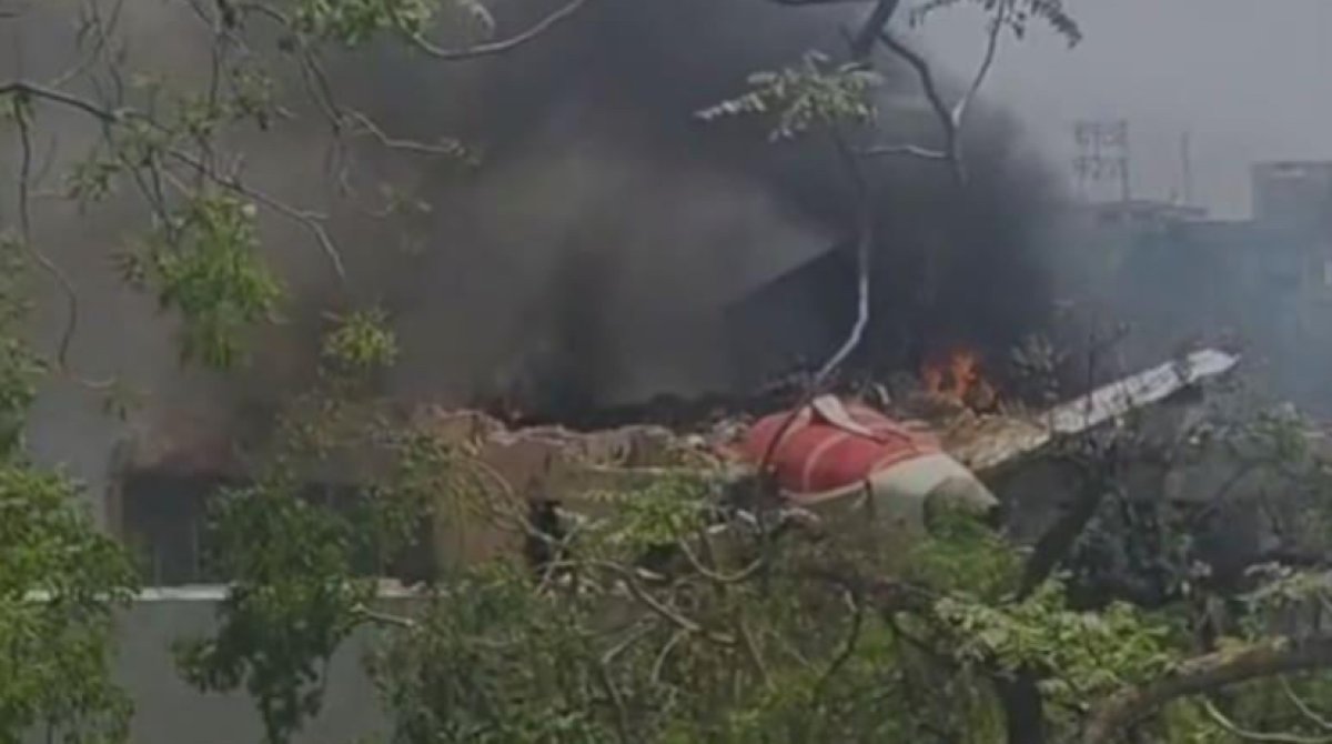 Во время катастрофы самолета Air India выжил один человек, - СМИ