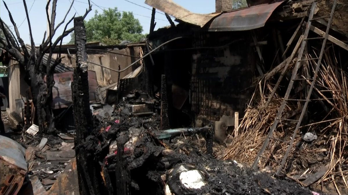 Два человека сгорели заживо в результате крупного пожара в Алматы