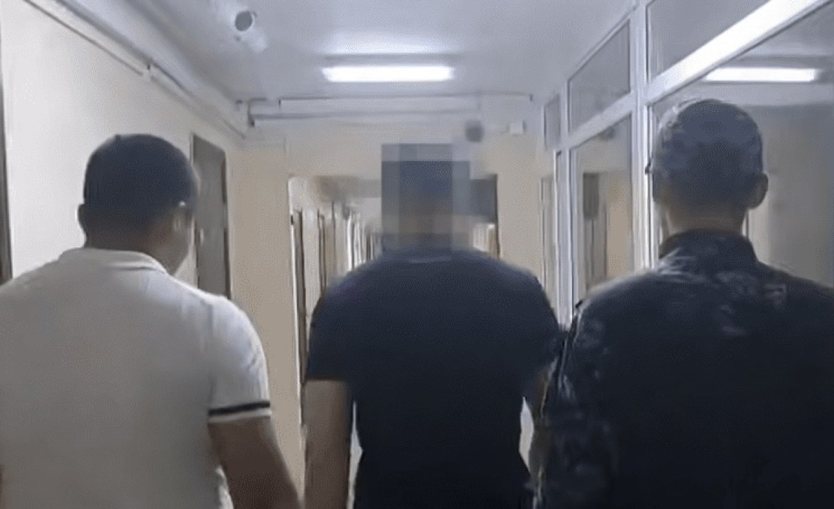 Мужчина напал на врачей в детской больнице Караганды