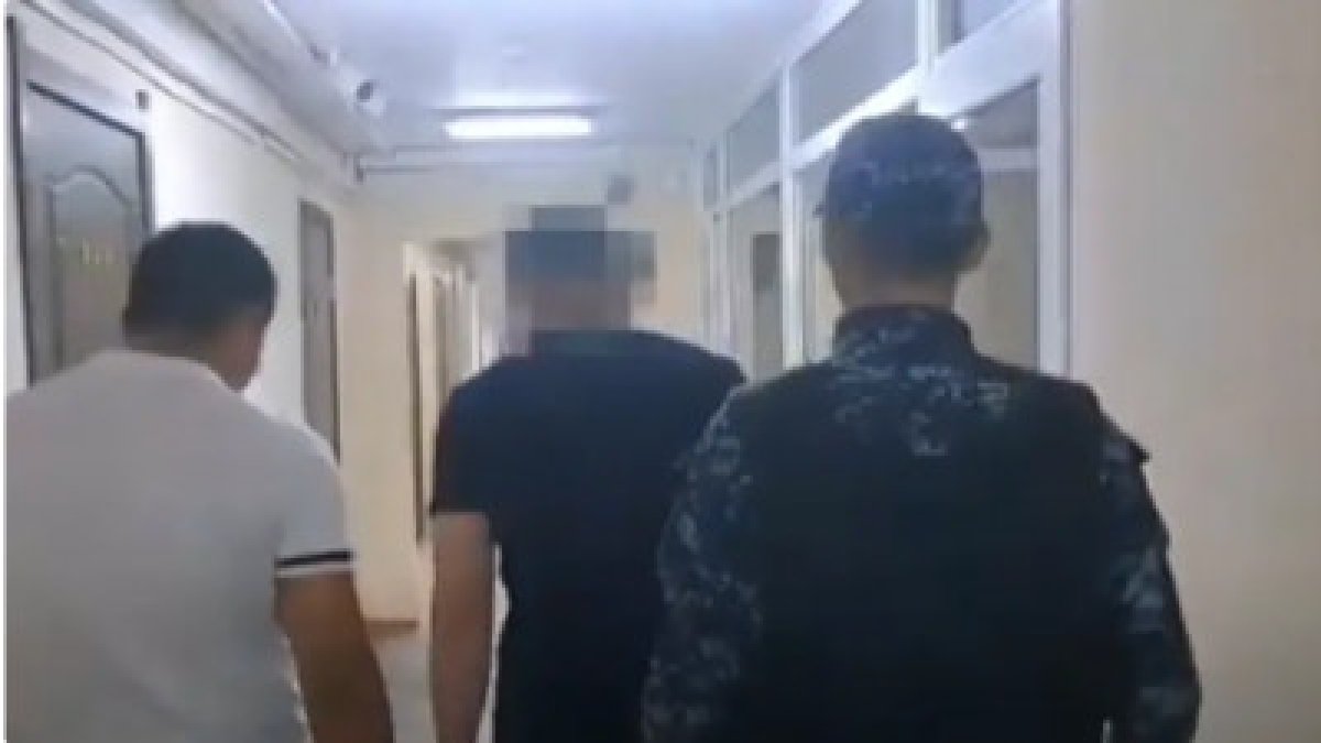 Қарағандыда балалар ауруханасында ер адам дәрігерлерге шабуыл жасады