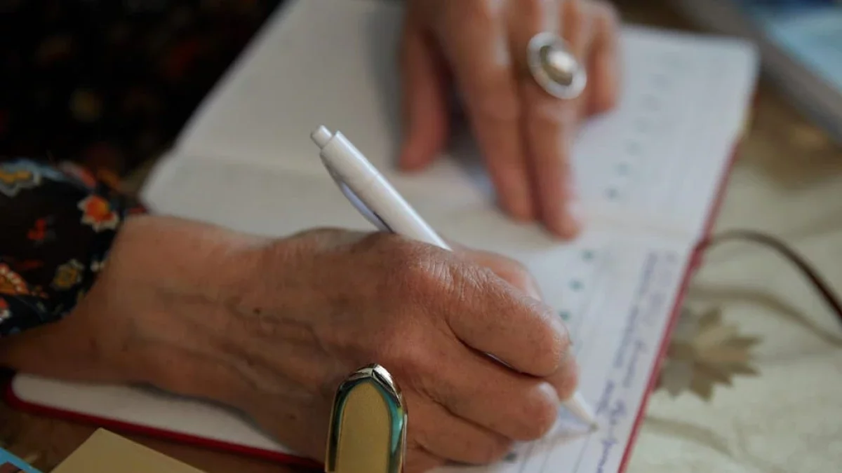 105 жастағы әжей ұзақ өмір сүрудің қарапайым құпиясын айтты