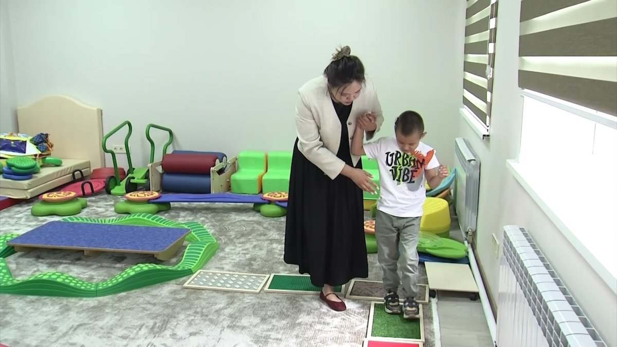 В Алматы открылось инклюзивное отделение для детей с нарушением слуха