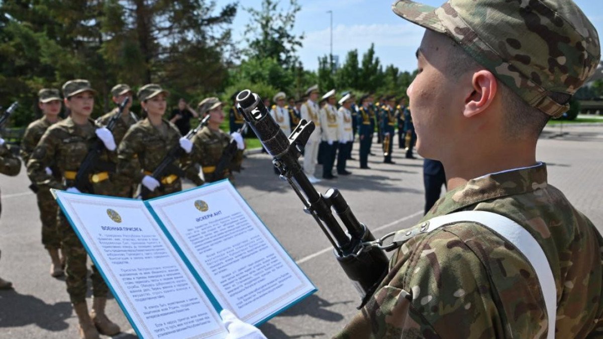 Астанада сарбаздар әскери ант берді