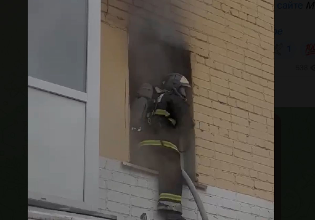 Десятки человек эвакуировали из горящего дома в Петропавловске