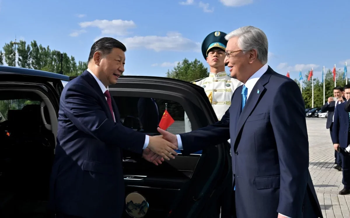 Қасым-Жомарт Тоқаев Си Цзиньпинді Ақорда резиденциясында қарсы алды