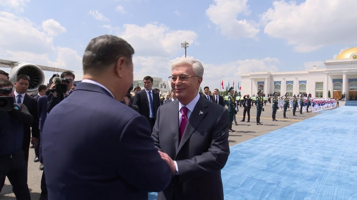 ҚХР Төрағасы Си Цзиньпин Қазақстанға ресми сапармен келді