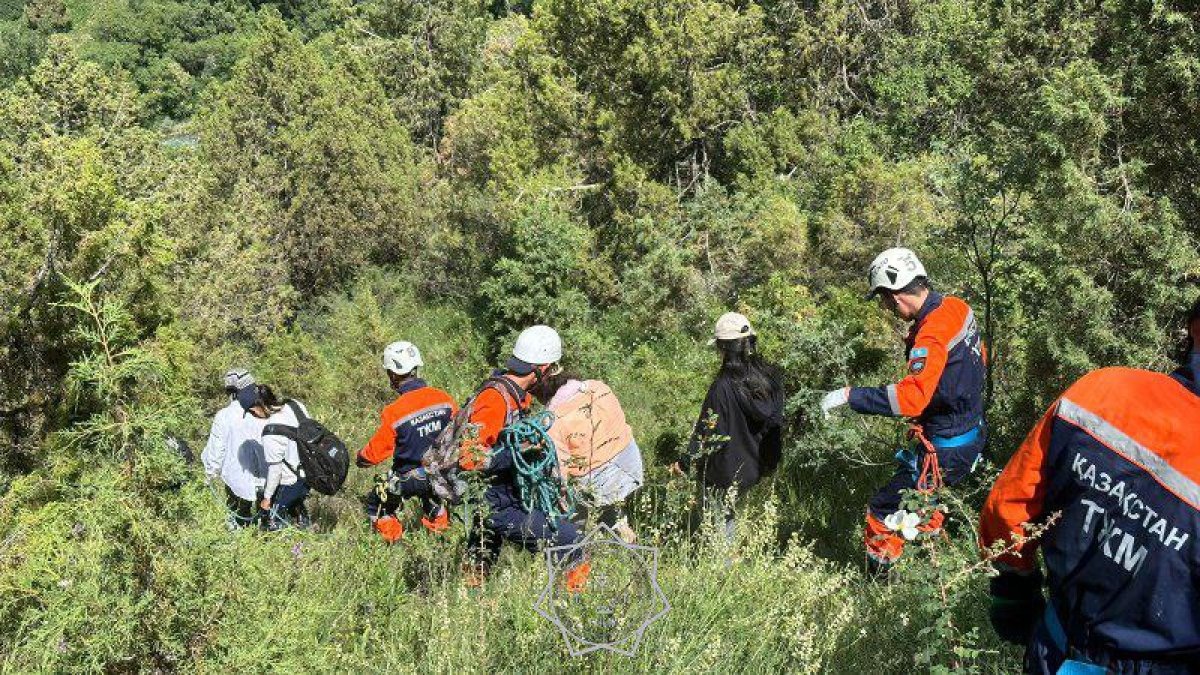 Пять девушек потерялись в горах Туркестанской области