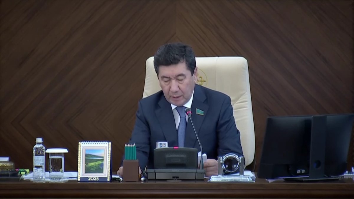 "Ұлттық қор мен сырттан қарыз алу өсіп келеді", – Ерлан Қошанов