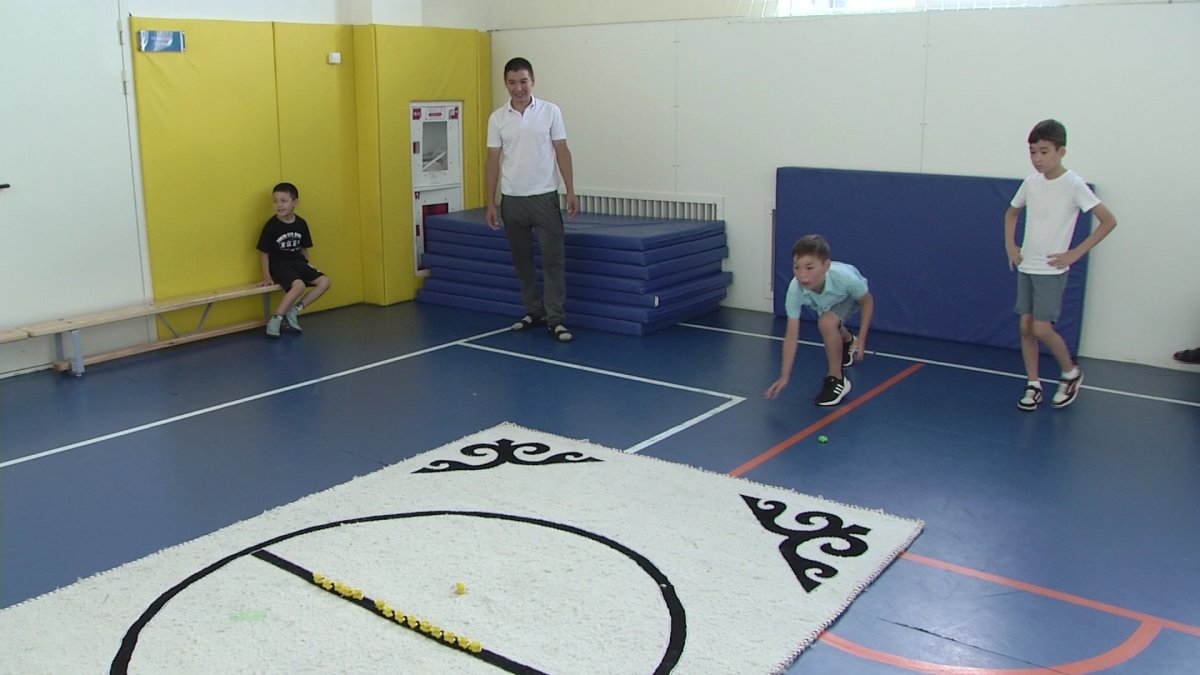 Балаларға арналған ерекше лагерь: ұлттық өнер мен технология қатар жүр