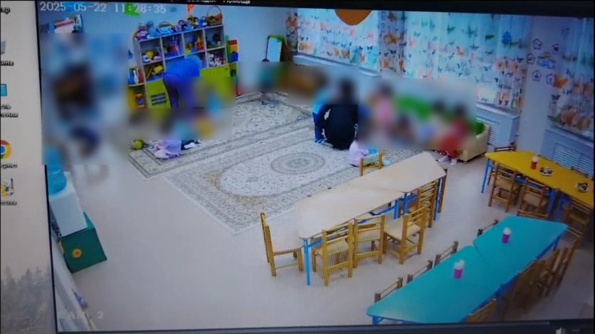 Били по голове и замахивались стульями: родители заявили, что их детей полгода избивали в детсаду Астаны