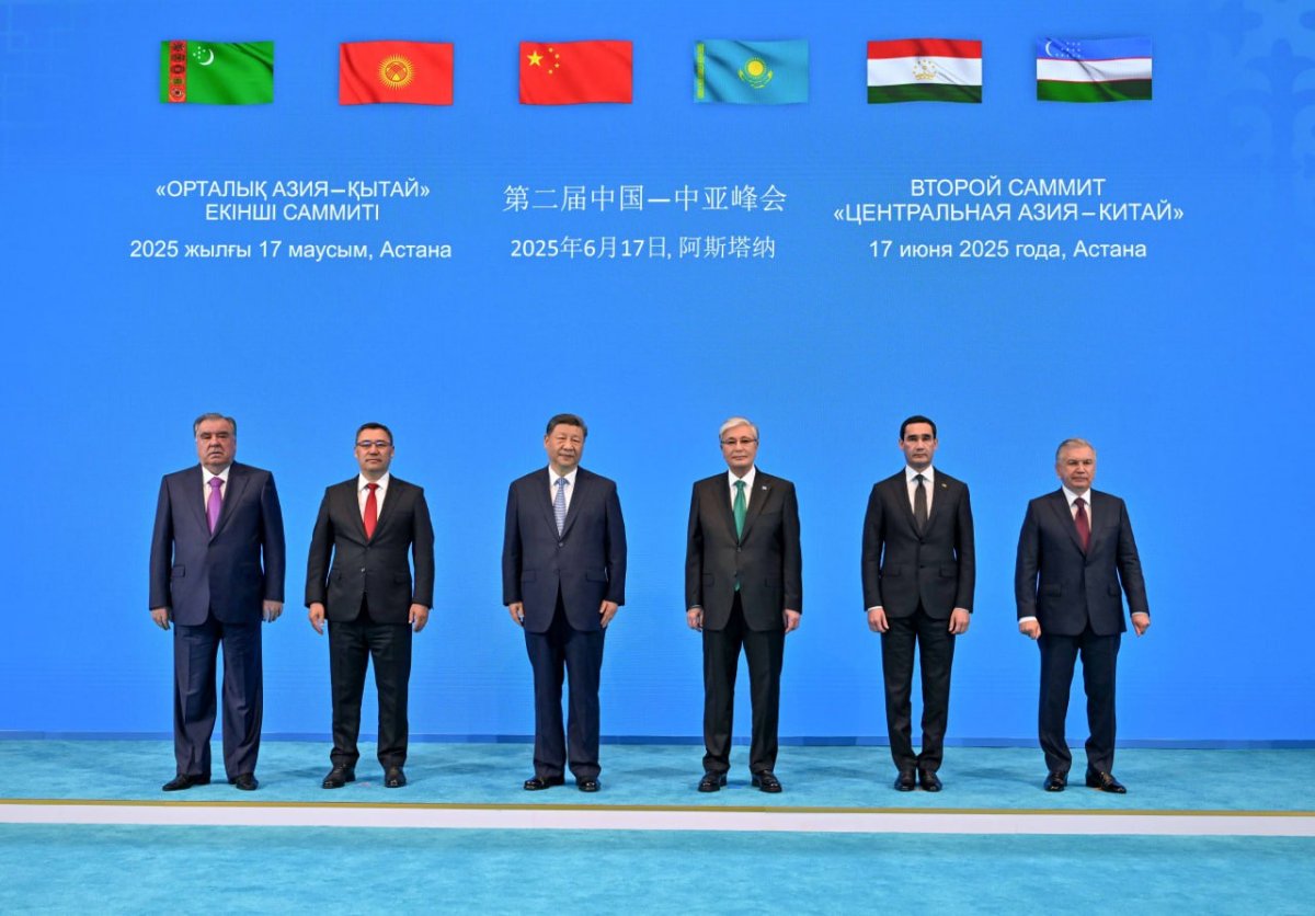 «У нас нет врагов, мы дружим со всеми, отстаивая свои интересы» – Маулен Ашимбаев о политике Токаева