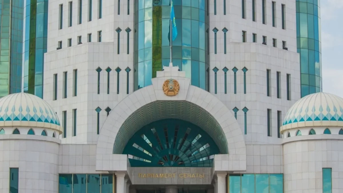 Сенат принял законопроект об амнистии к 30-летию Конституции