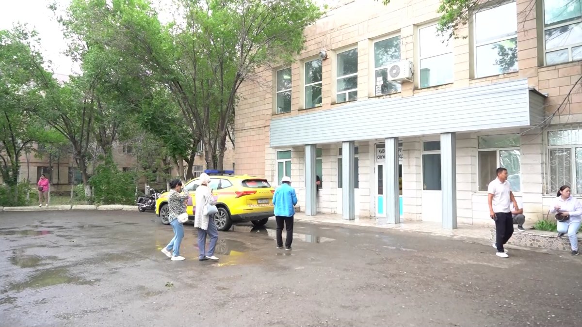 Атырауда танысынан қарызын алуға барған жігіт аурухананың жан сақтау бөлімінен бір-ақ шықты