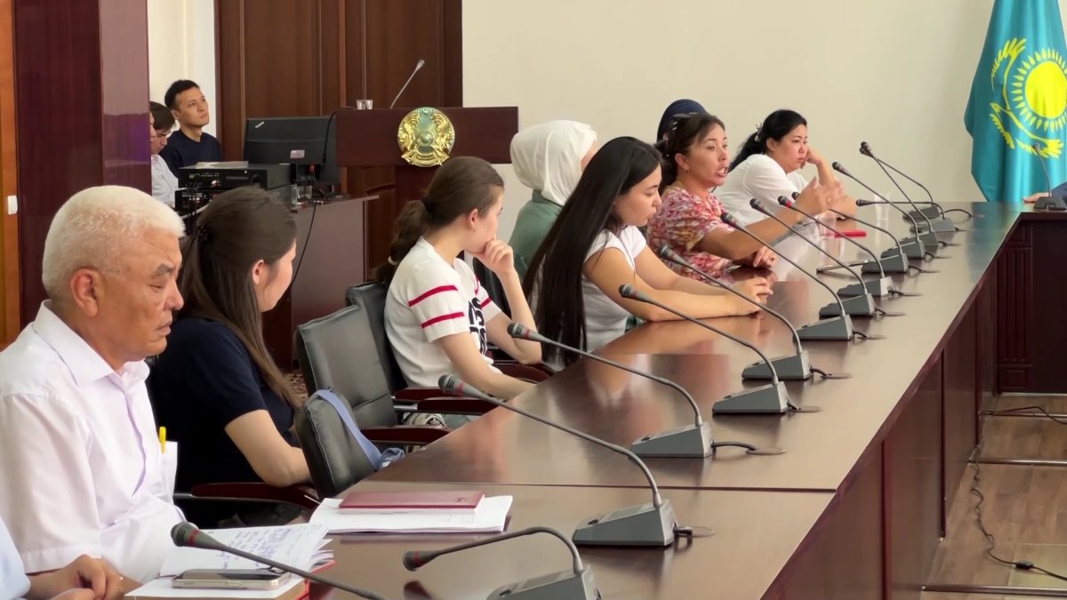 Жамбылда жоғарғы оқу орнының білімгерлері шу шығарды