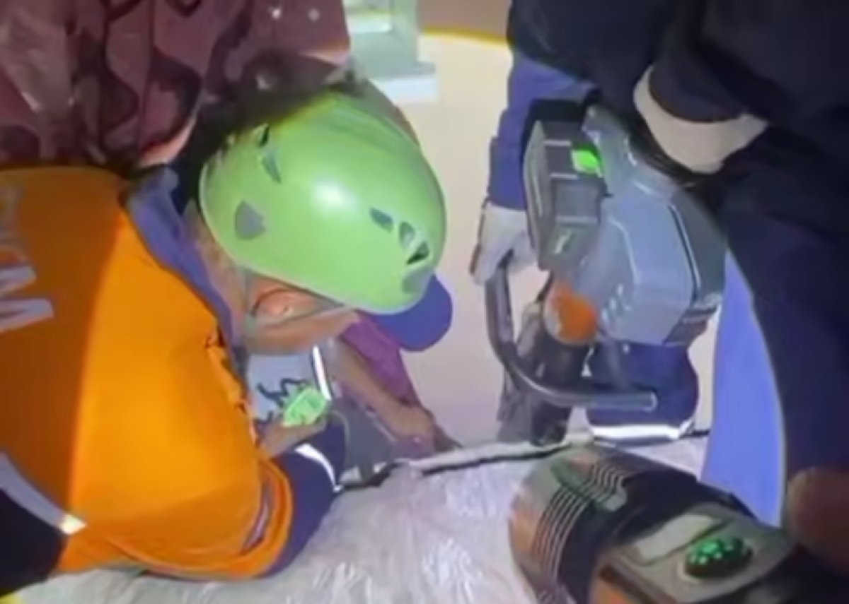 Ребёнок застрял в отопительной системе многоэтажки в Таразе