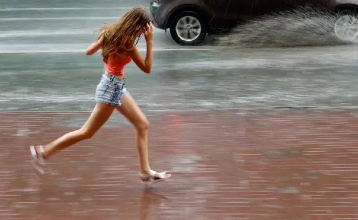 Сильный дождь в Астане: погода в мегаполисах в понедельник, 23 июня