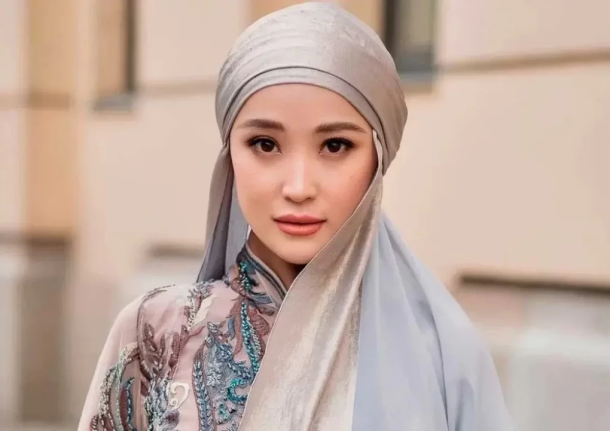 "Қызым да екінші рет ажырасты": Мөлдір Әуелбекова өзінен кешірім сұраған оқырманының хатын жариялады