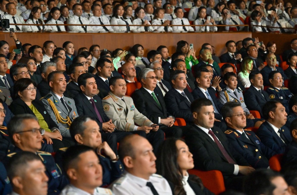 Мемлекет басшысы Қасым-Жомарт Тоқаев Полиция күніне арналған концертті тамашалады