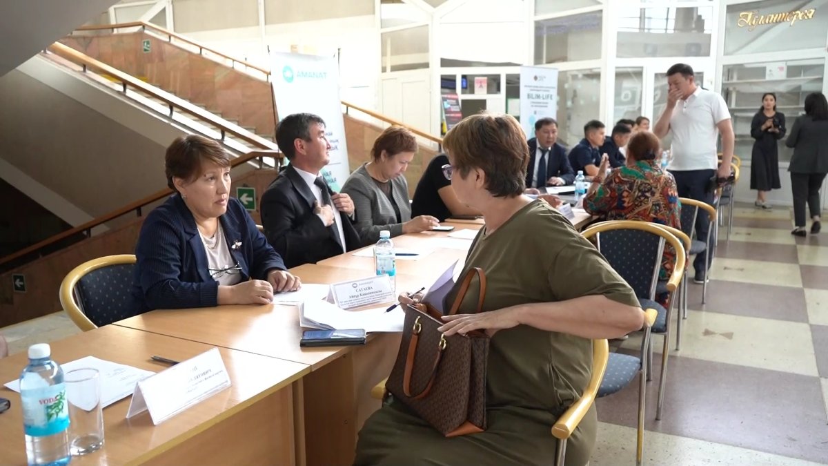 Темір жол вокзалында мобильді қоғамдық қабылдау ұйымдастырылды