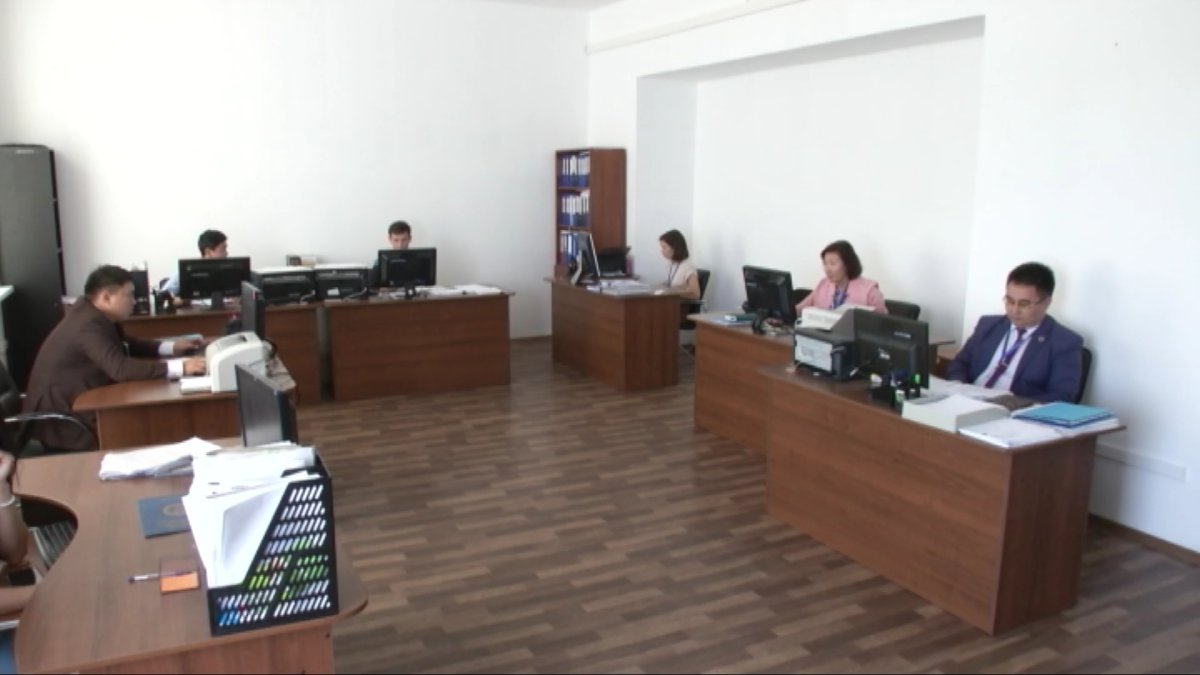 В Казахстане отмечают День государственного служащего