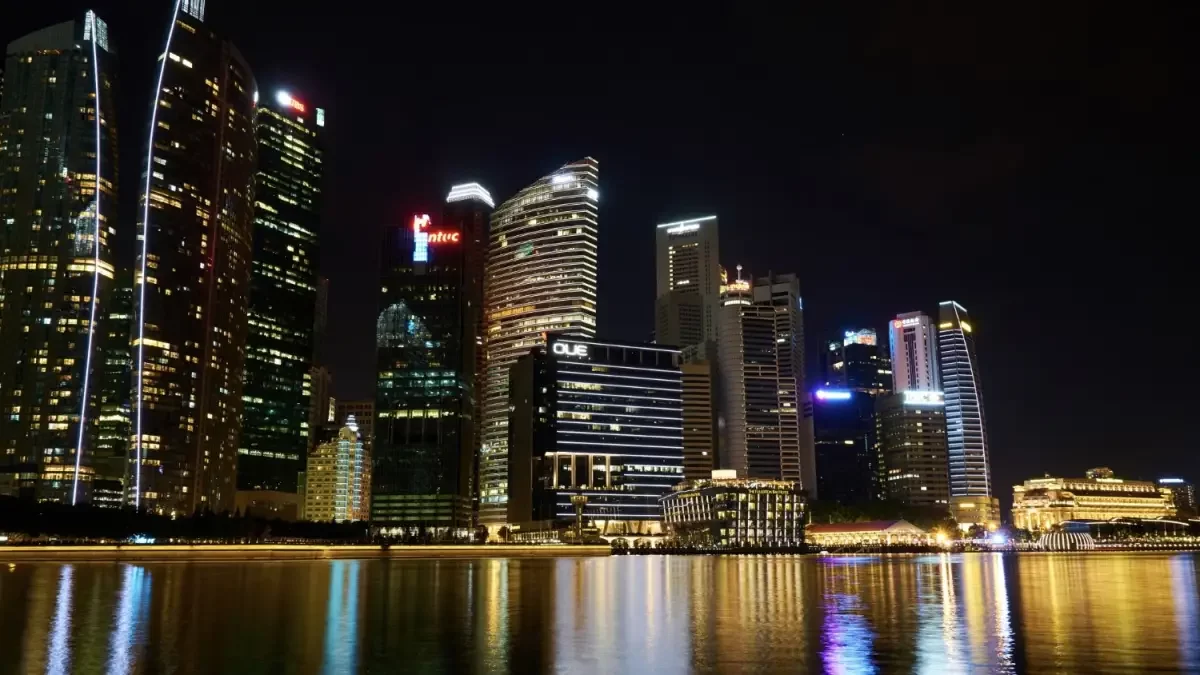 Иран Қатардағы АҚШ-тың әскери базасына шабуыл жасады: елден 70-тен астам қазақстандық қалып қойды