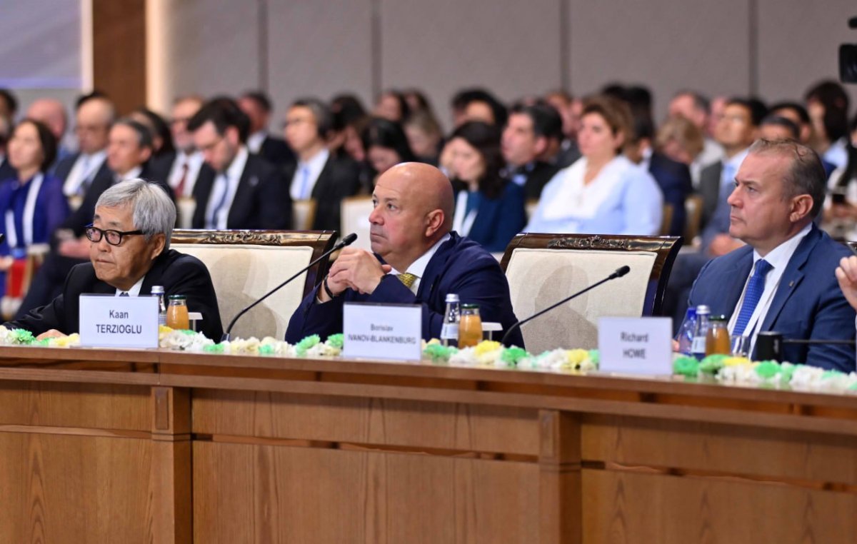 Президент Қазақстанның көлік инфрақұрылымын кешенді жаңғырту арқылы стратегиялық транзиттік хаб ретіндегі мәртебесін нығайтуға баса мән беретінін жеткізді