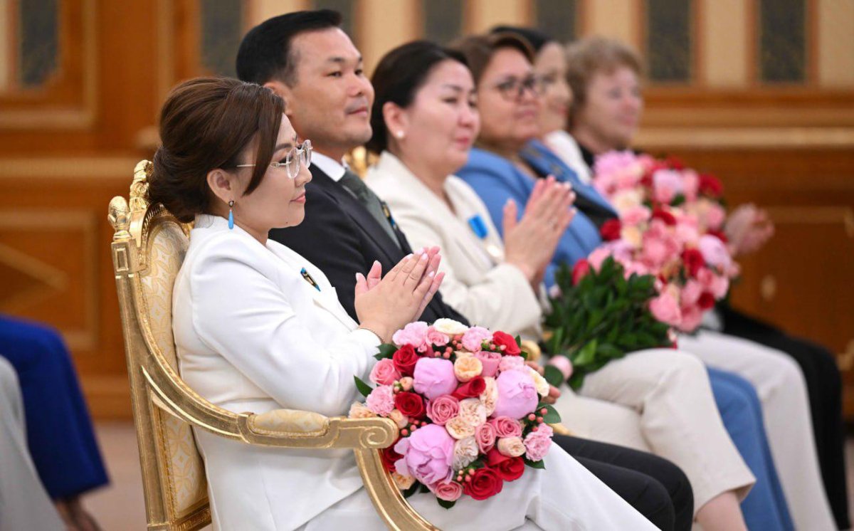 Голос народа и силa слова: Токаев наградил журналистов к их профессиональному празднику