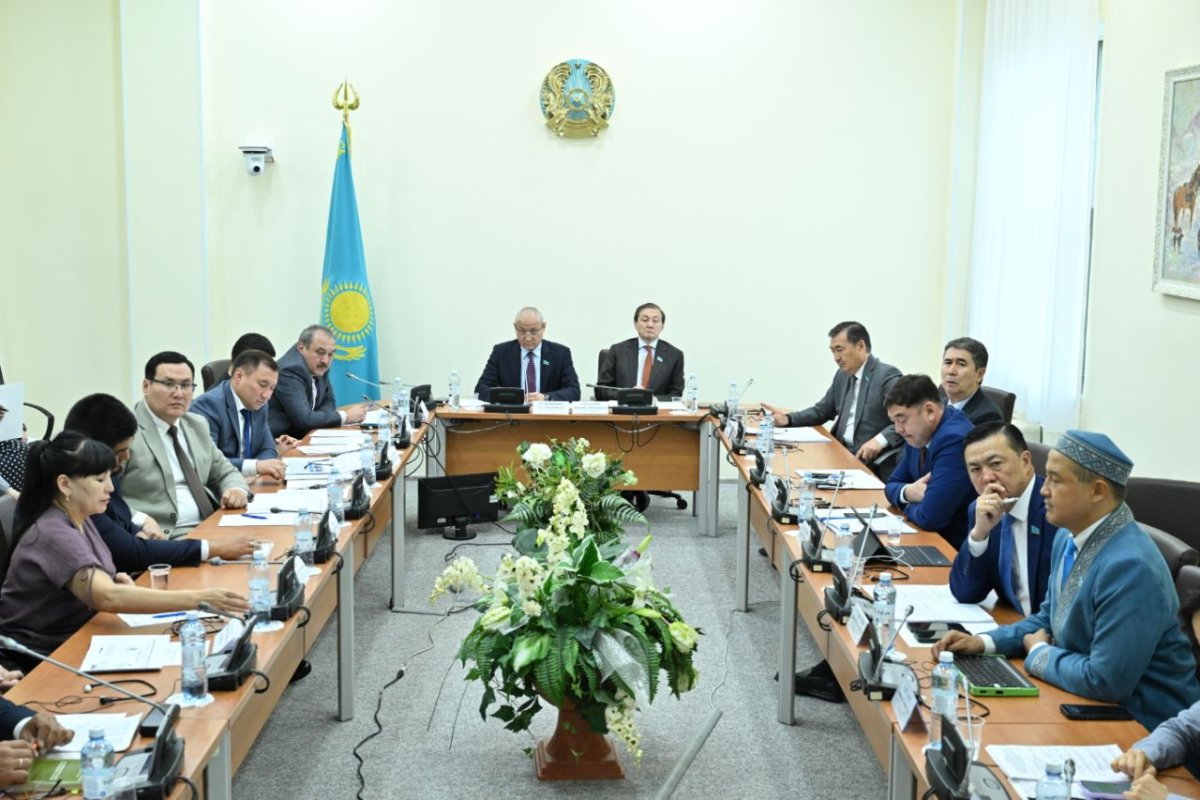 Мәжілісте қалдықтарды сұрыптау мен қайта өңдеу мәселесi талқыланды