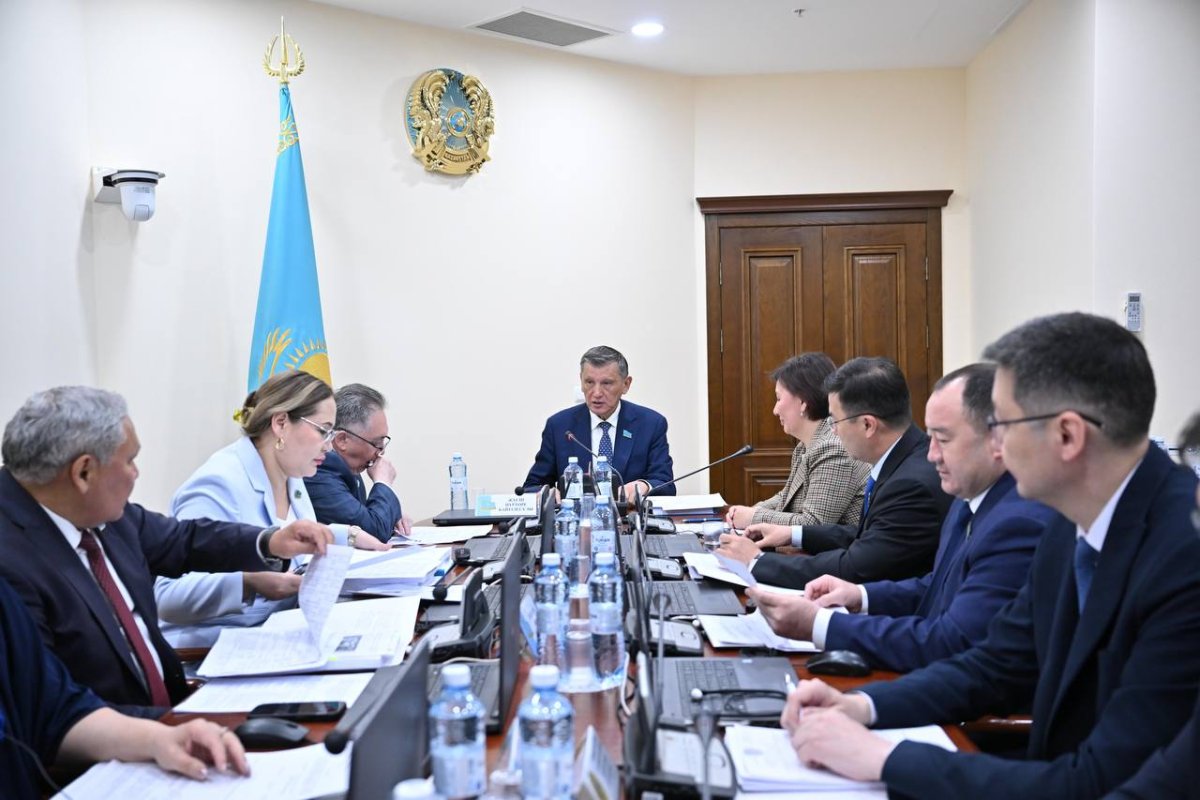 Медициналық сақтандыруға қатысты заң талқыланды