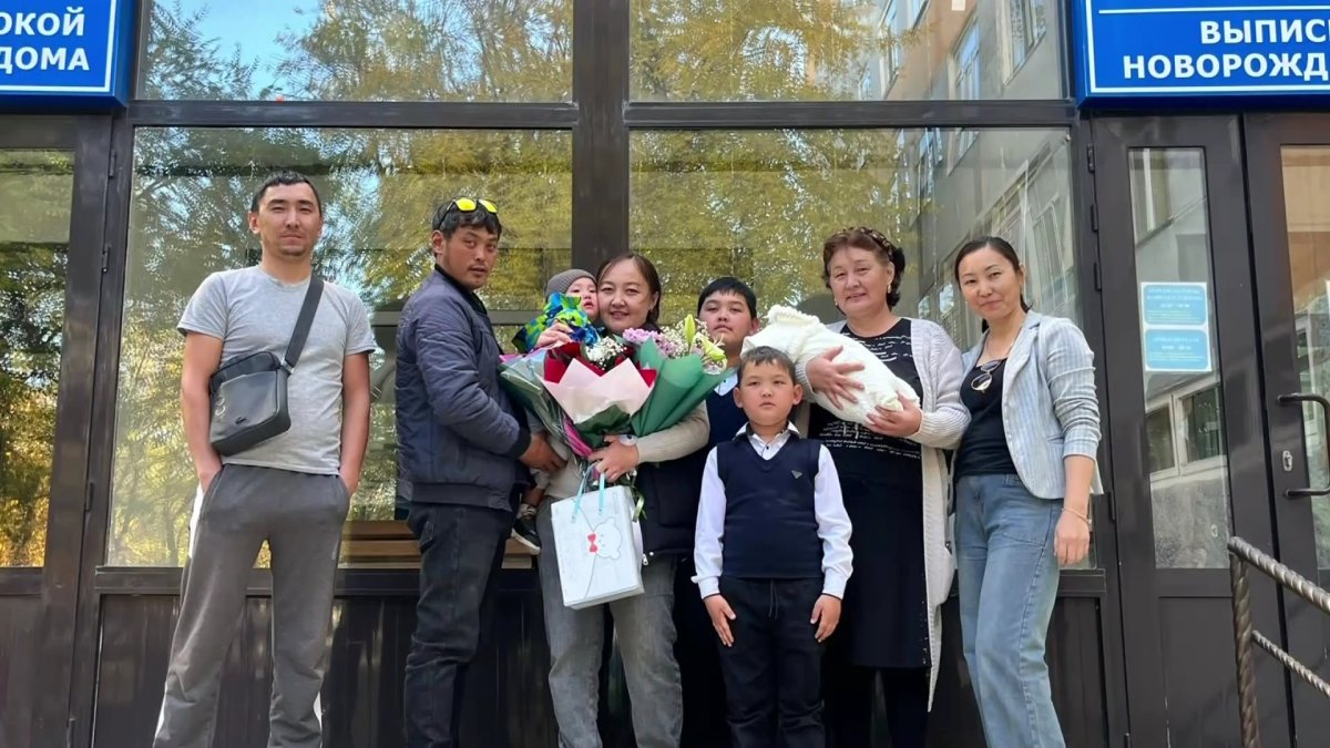 Қарағанды облысында жол көлік оқиғасынан екі баласынан айырылған ана апатқа кінәлі адамды жауапқа тартуды сұрайды