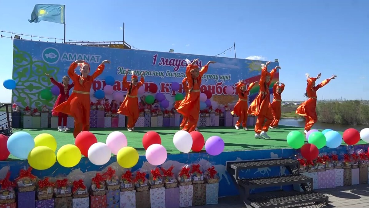 Праздник для детей с особыми потребностями организовали члены партии «AMANAT» в Уральске