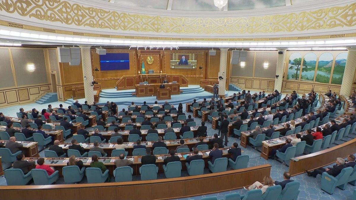 Рассмотрены свыше 150 законопроктов: депутаты Парламента подвели итоги работы третьей сессии