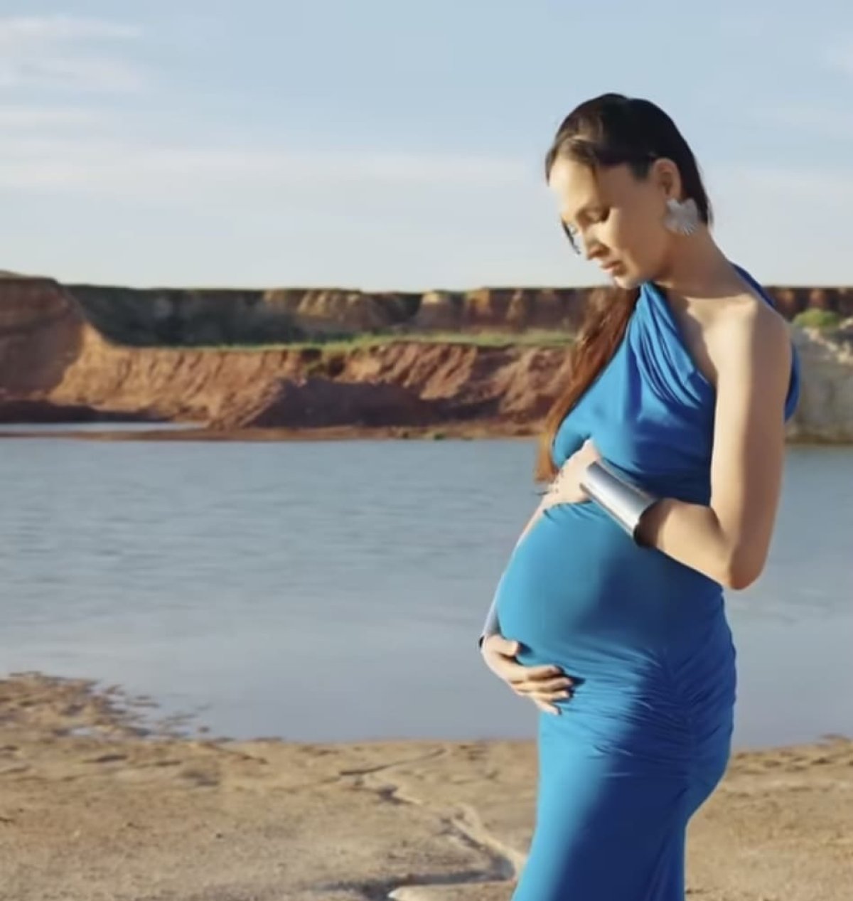 «Новость года»: жена Кайрата Нуртаса сообщила о пятой беременности на фоне слухов о разводе