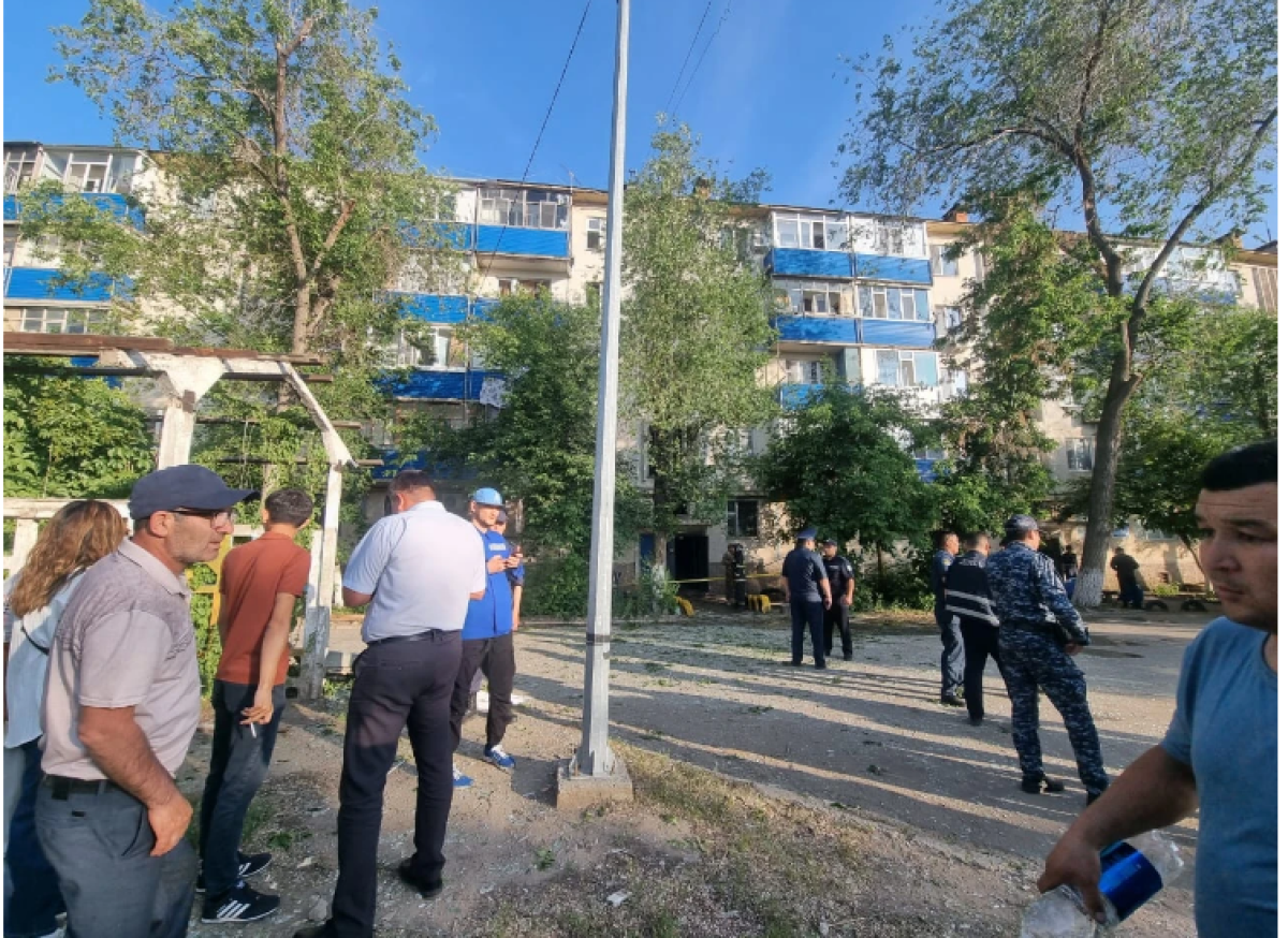 Взрыв прогремел в многоэтажном доме в центре Актобе