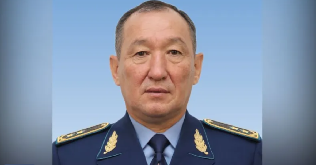 Глава государства сменил министра обороны Казахстана