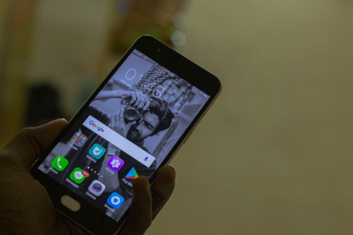 Пять слов, услышав которые, нужно немедленно класть трубку