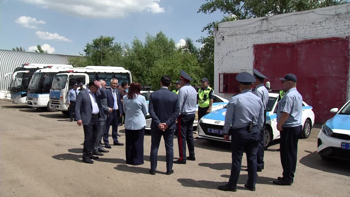 Сенаторы ознакомились с работой патрульной полиции в Астане